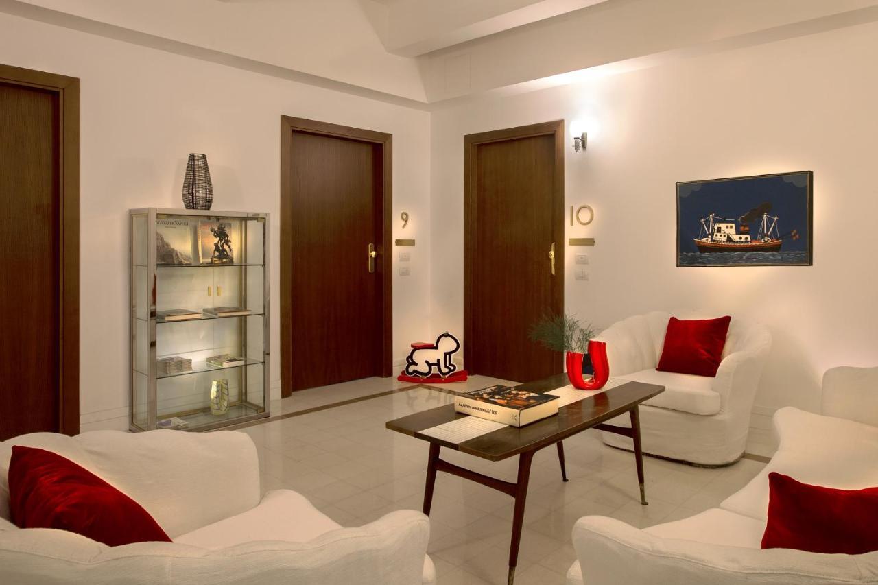 Corso Novara 5 Design Napels