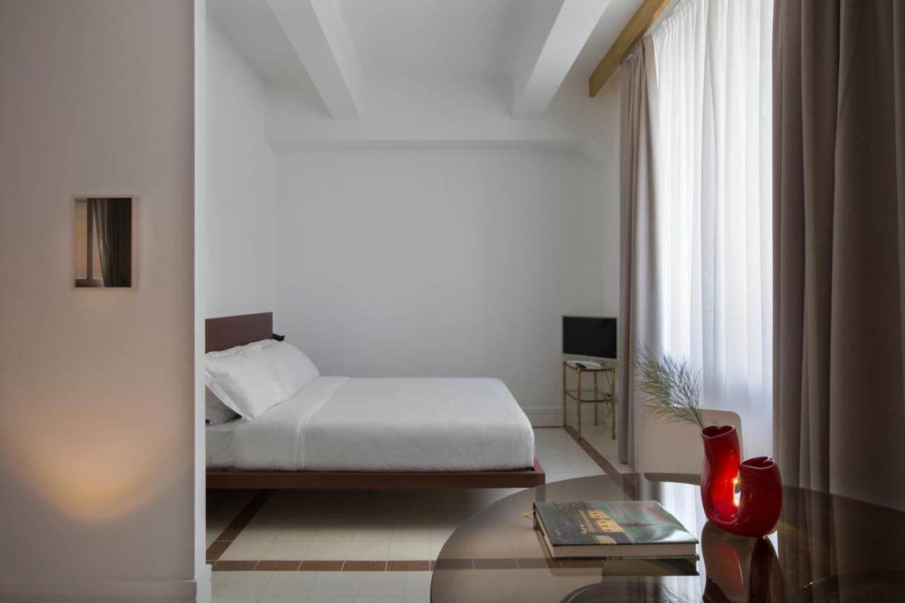 Corso Novara 5 Design * Napels