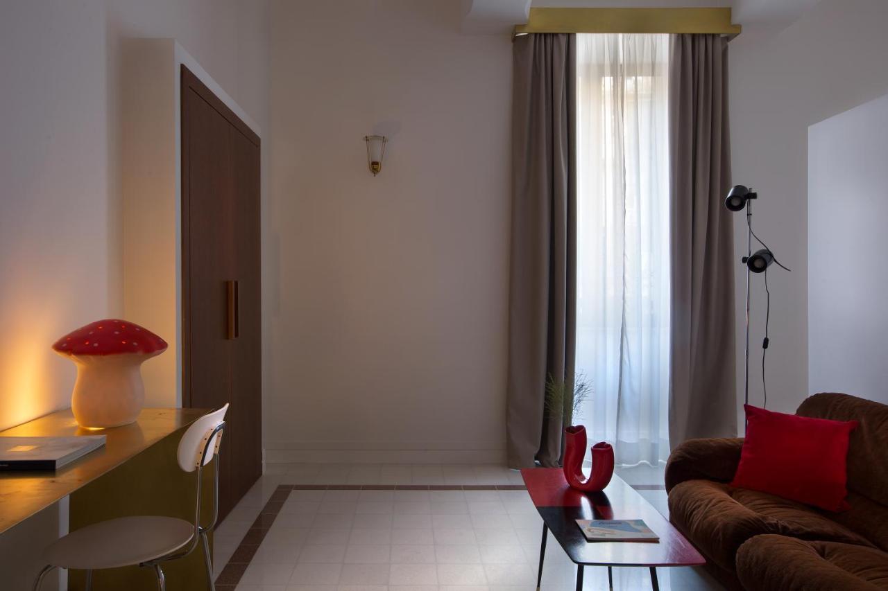 Corso Novara 5 Design * Napels