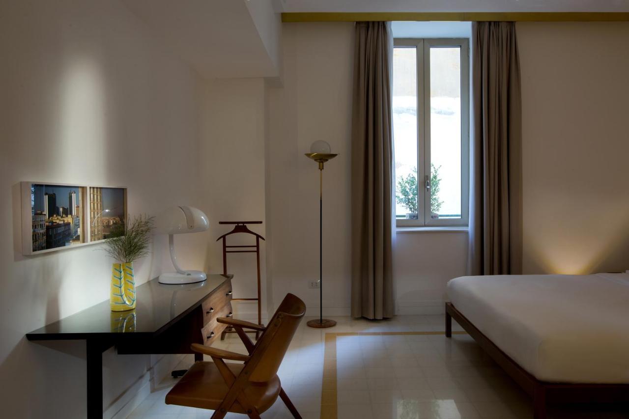 Corso Novara 5 Design * Napels