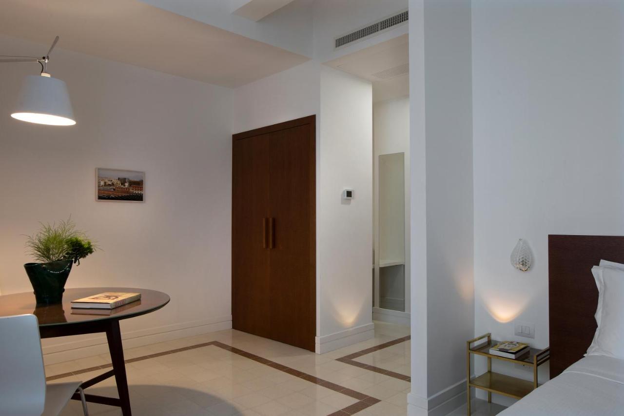 Corso Novara 5 Design * Napels