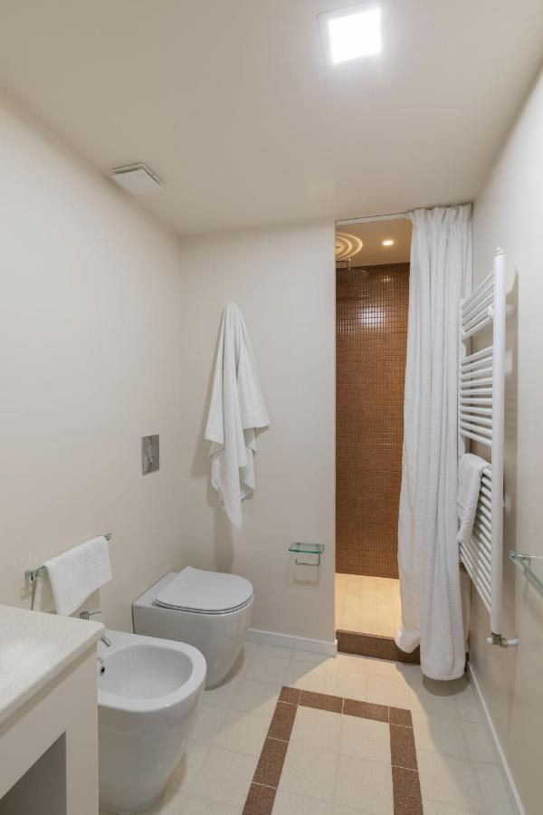 Corso Novara 5 Design Napels